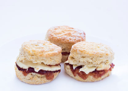 Light fluffy scones with Australia’s best cream, jam and fresh berries. We include Beerenberg strawberry jam & Meander Valley double cream. Just one of our dessert grazing boxes